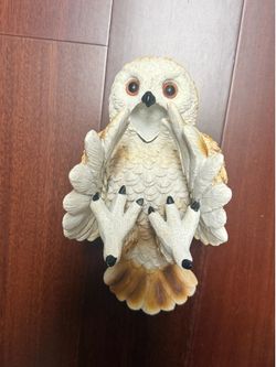 Owl Statue. Wine bottle holder