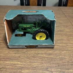 ERTL  John Deere 1937 Model “B” Tractor (1996)