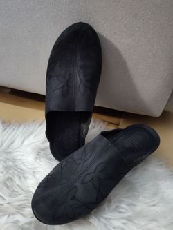 Fly Flot Italian Comfort Leather Clog / Mule with embroidered floral details