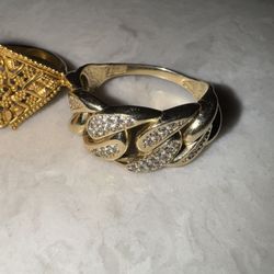 14k Gold Ring With Diamonds 4.6gs