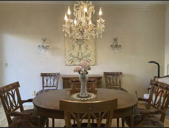 Baker Furniture Extendable Dining Room Table with 6 Beautiful Hand-Carved Chairs