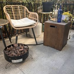 fire pit with full proprane tank and cover 