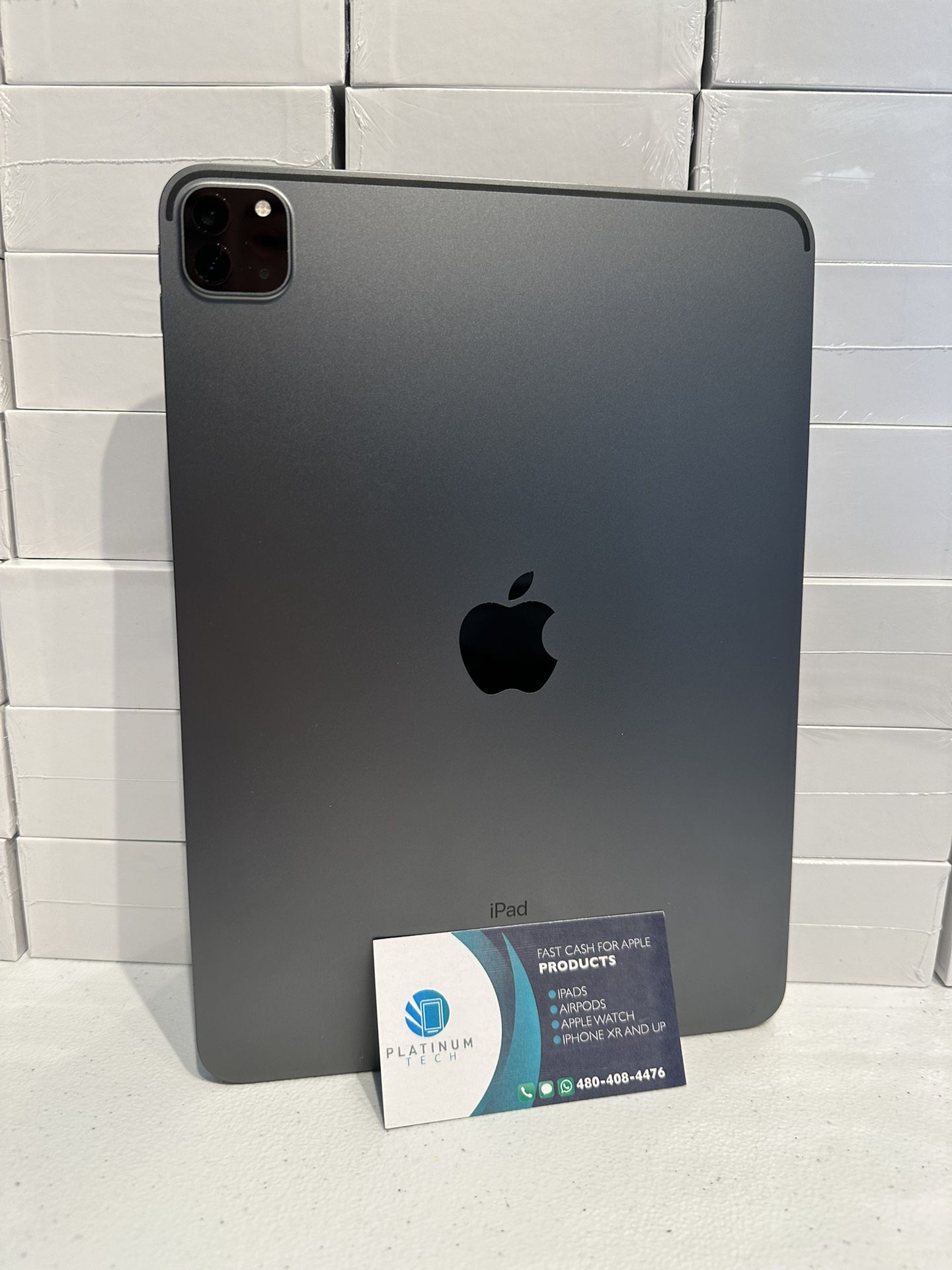 iPad PRO 11” 3rd Gen Like New 128Gb AIRPODS FOR FREE!!🎄🙌🏻