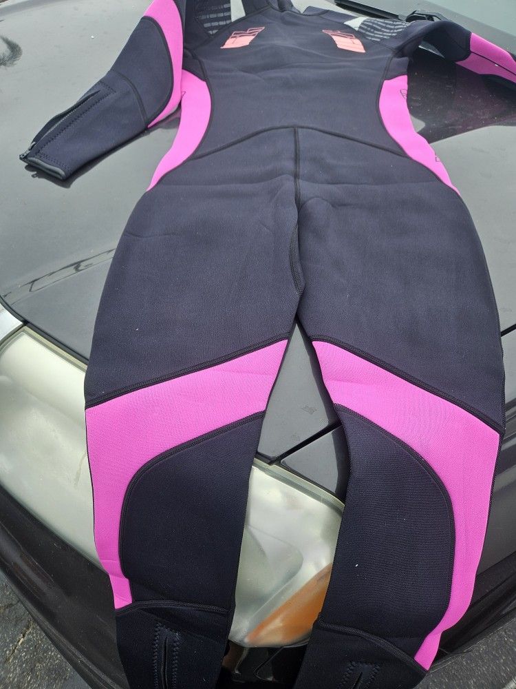 Wetsuits Brand New Size Small