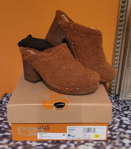 Adorable, Modern Day Teddy Clogs