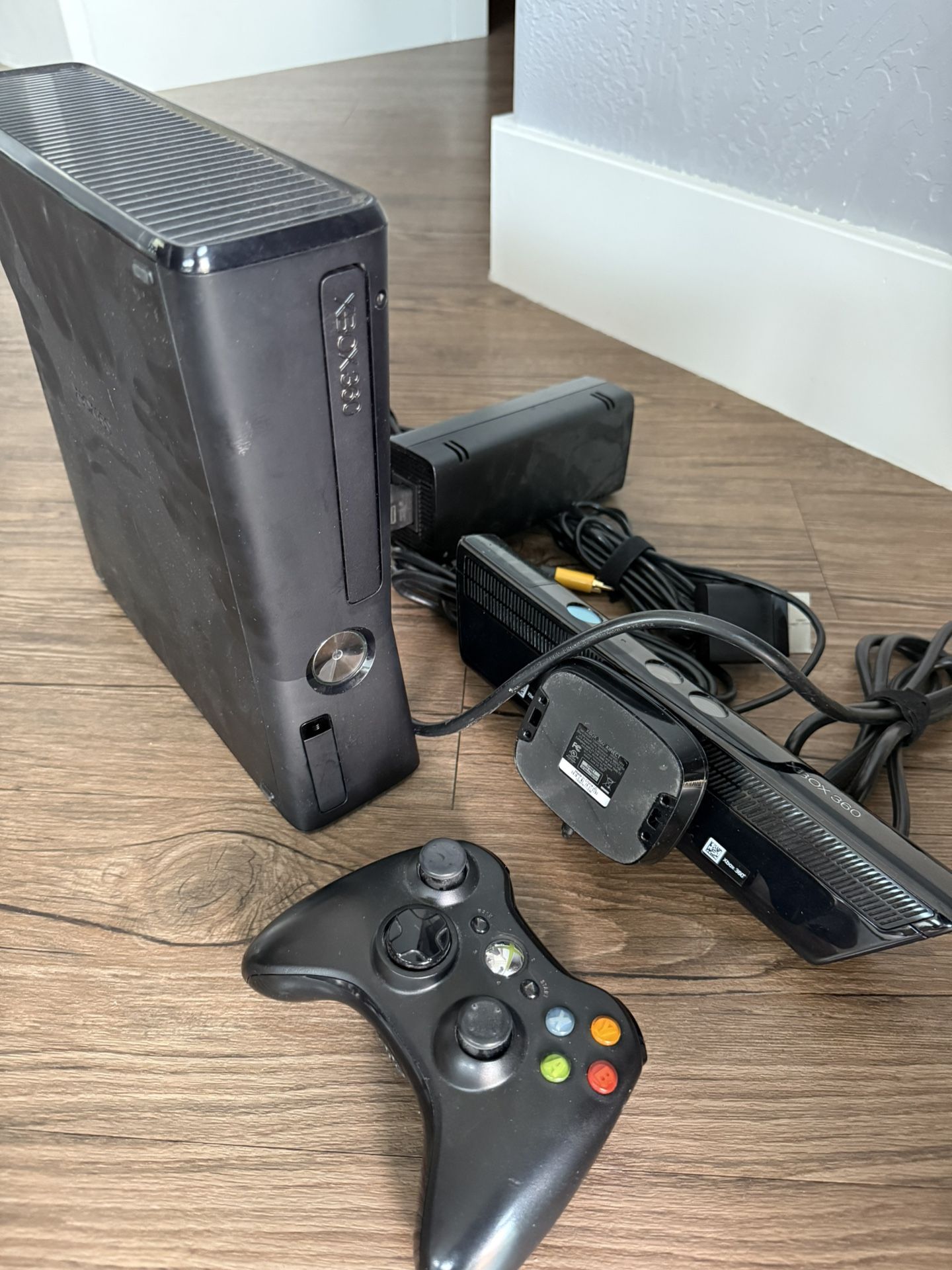 Xbox 360 With Kinect And Games