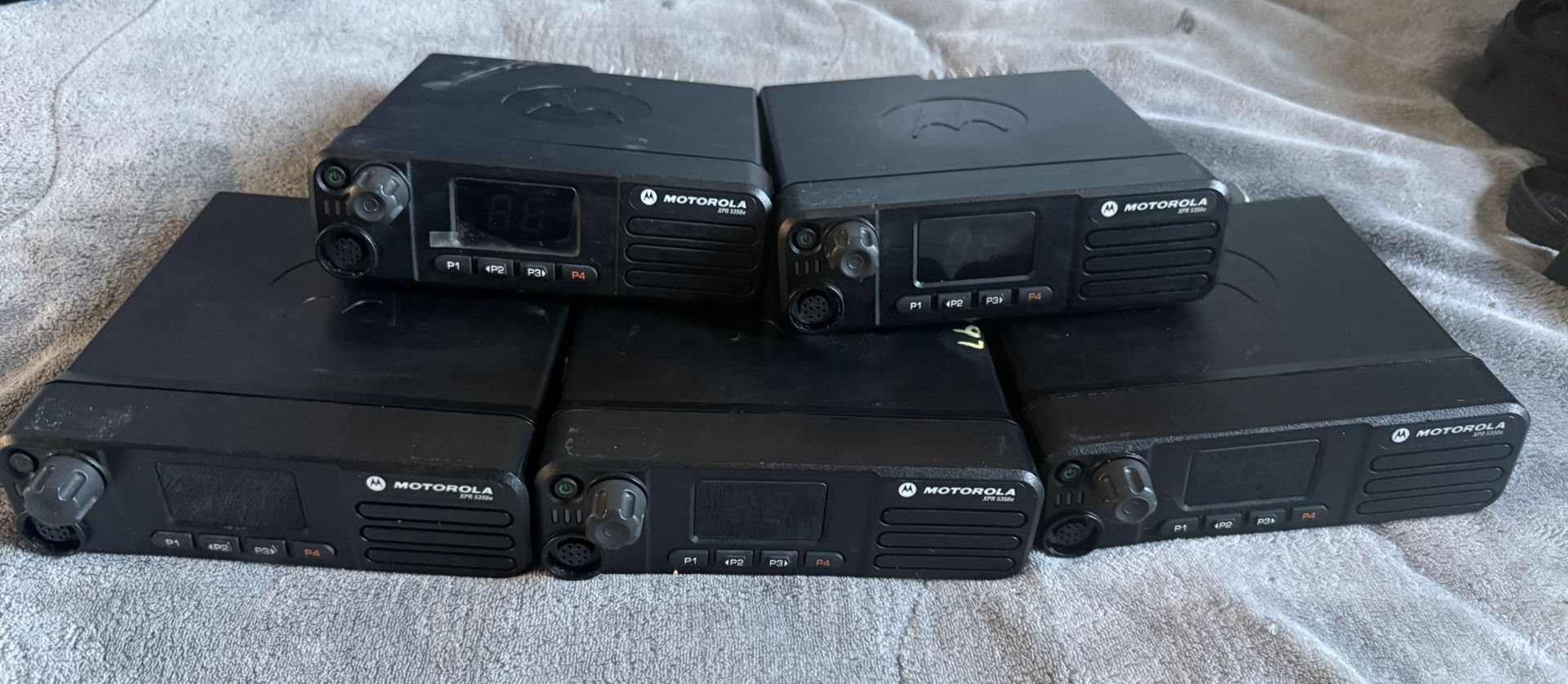Motorola XPR5350e UHF 450-512mhz radio LOT