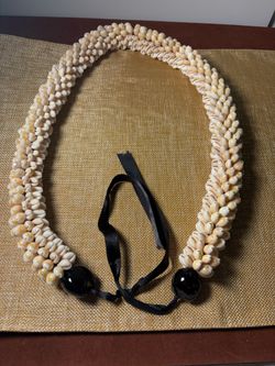 vintage Hawaiian KUKUI & COWRIE Lei/necklace