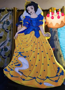 Snow White Pinata