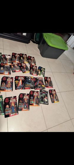 Brand New Star Wars figures!! There are 38!