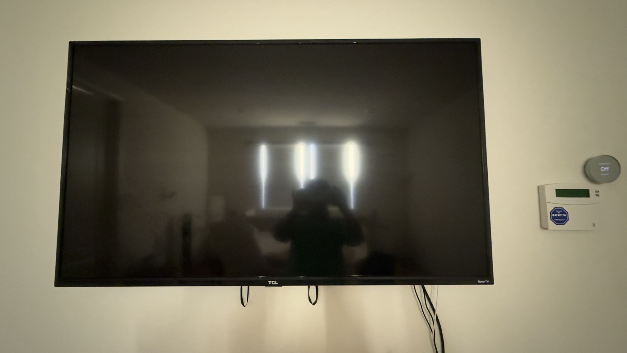TCL ROKU TV with Mount