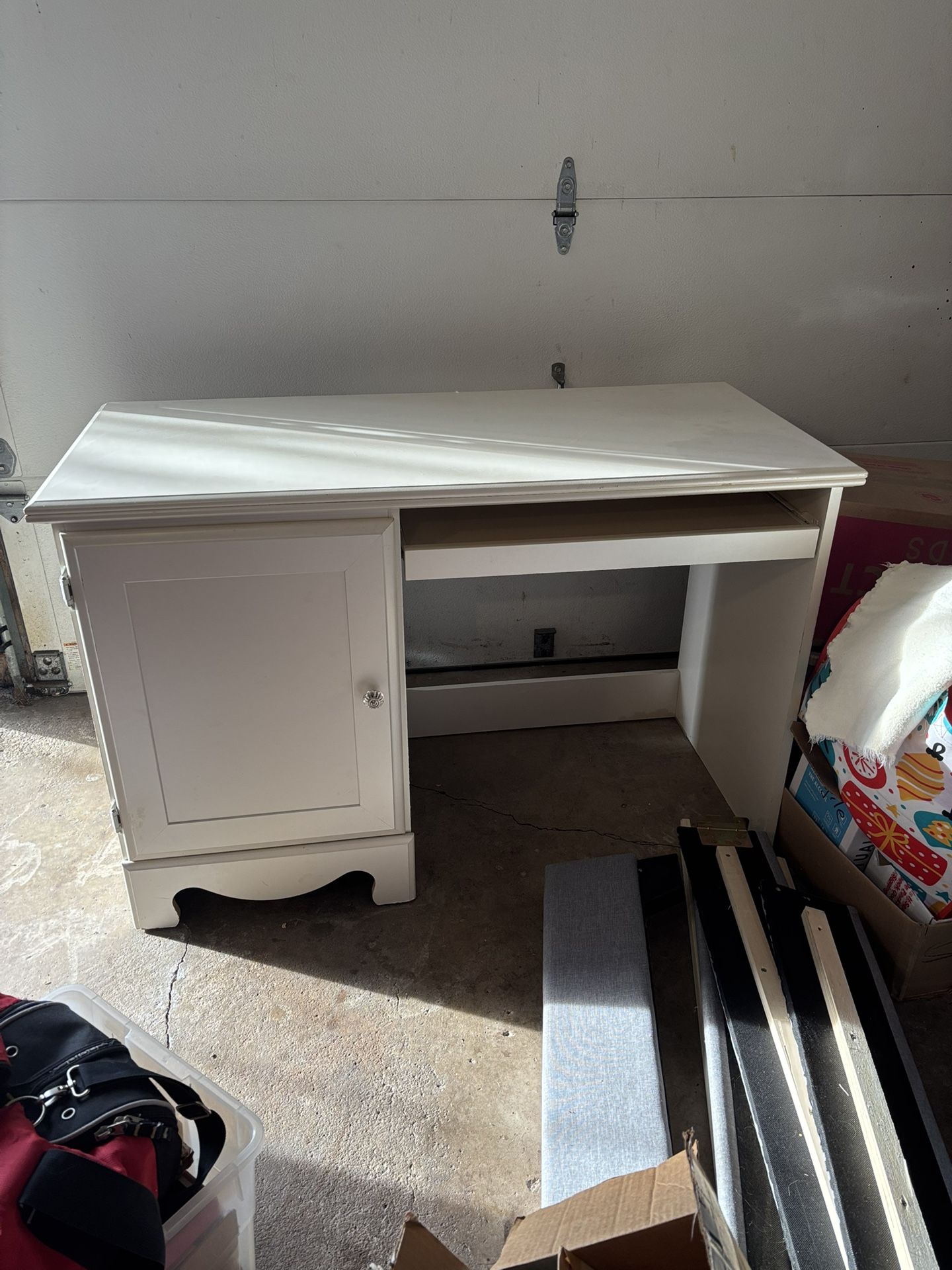 White Desk with Keyboard Drawer and Storage