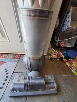 Dyson Vacuum 