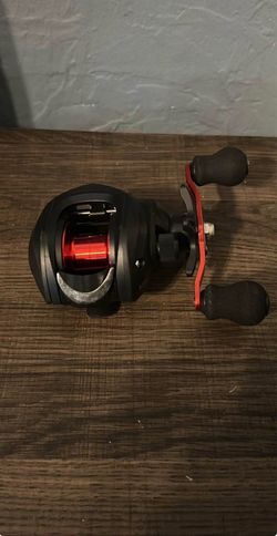 Bait caster fishing reel in good condition
