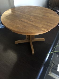 Table with 4 chairs