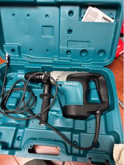 Makita 10 Amp 1-9/16 in. Corded SDS-MAX Concrete/Masonry Rotary Hammer Drill with Side Handle and Hard Case