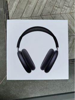 Midnight Black AirPod Max
