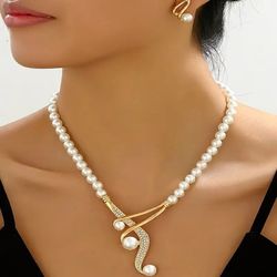 Artificial Pearl Necklace and Earrings Set Round Geometric Design Fashionable Elegant Gift for Women Lovers Friends