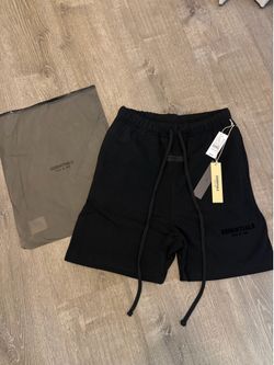 Essentials short size S-M