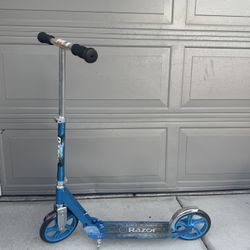 Razor Scooter A5 Lux excellent Condition
