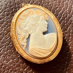 Collectible Pendant 