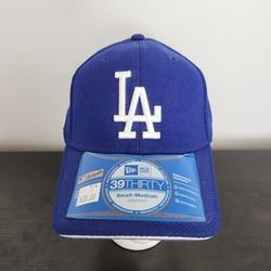 Dodge your hat, Elmo 