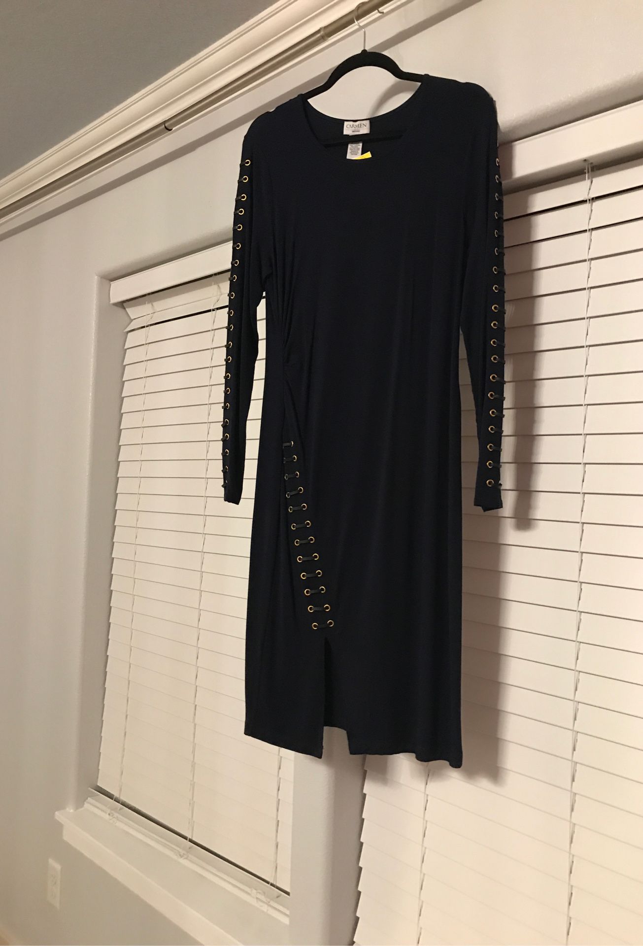 Dark blue color dress Large