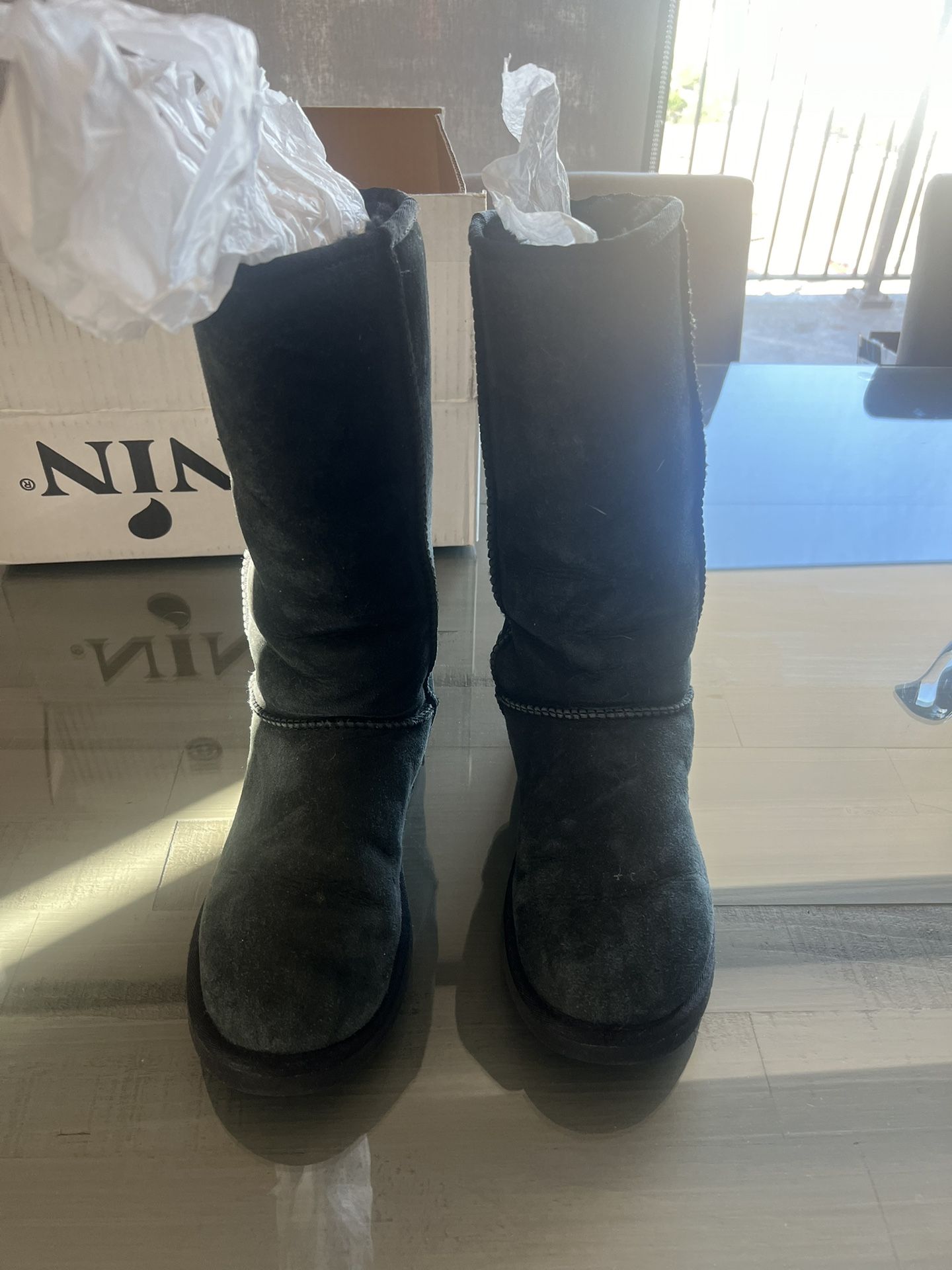 Uggs Black Size 7