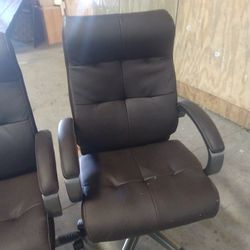 FOUR MATCHING ADJUSTABLE HIGH BACK OFFICE CHAIRS 