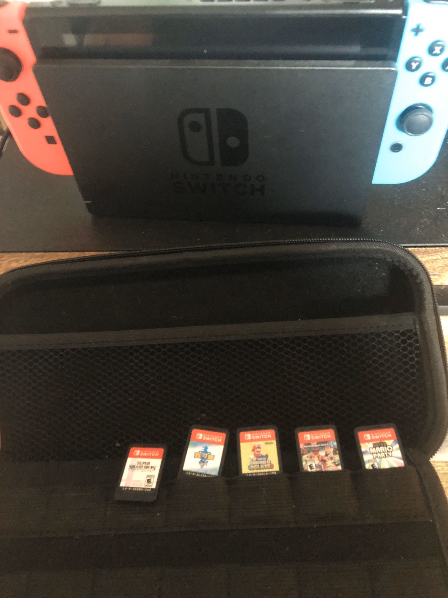 Nintendo switch w games + case