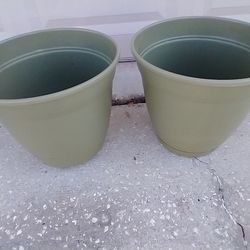 Plastic Planters Set of 2