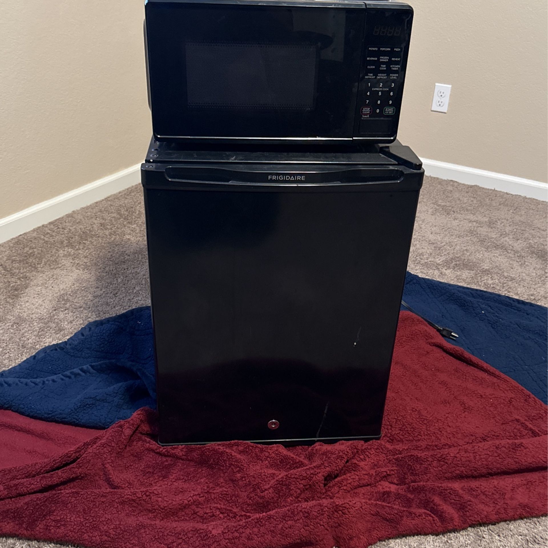 Frigidaire Mini Refrigerator/Microwave