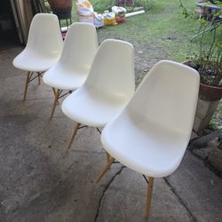 4 Chairs