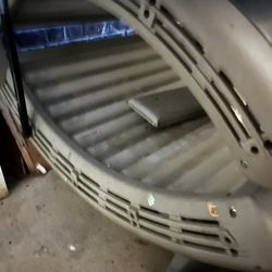 Tannning Bed With Extra Bulbs 