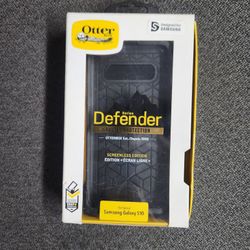 OtterBox DEFENDER SERIES Case + Holster for Samsung Galaxy S10 - Black 