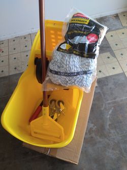 Rubbermaid Commercial Mop Bucket and Mop