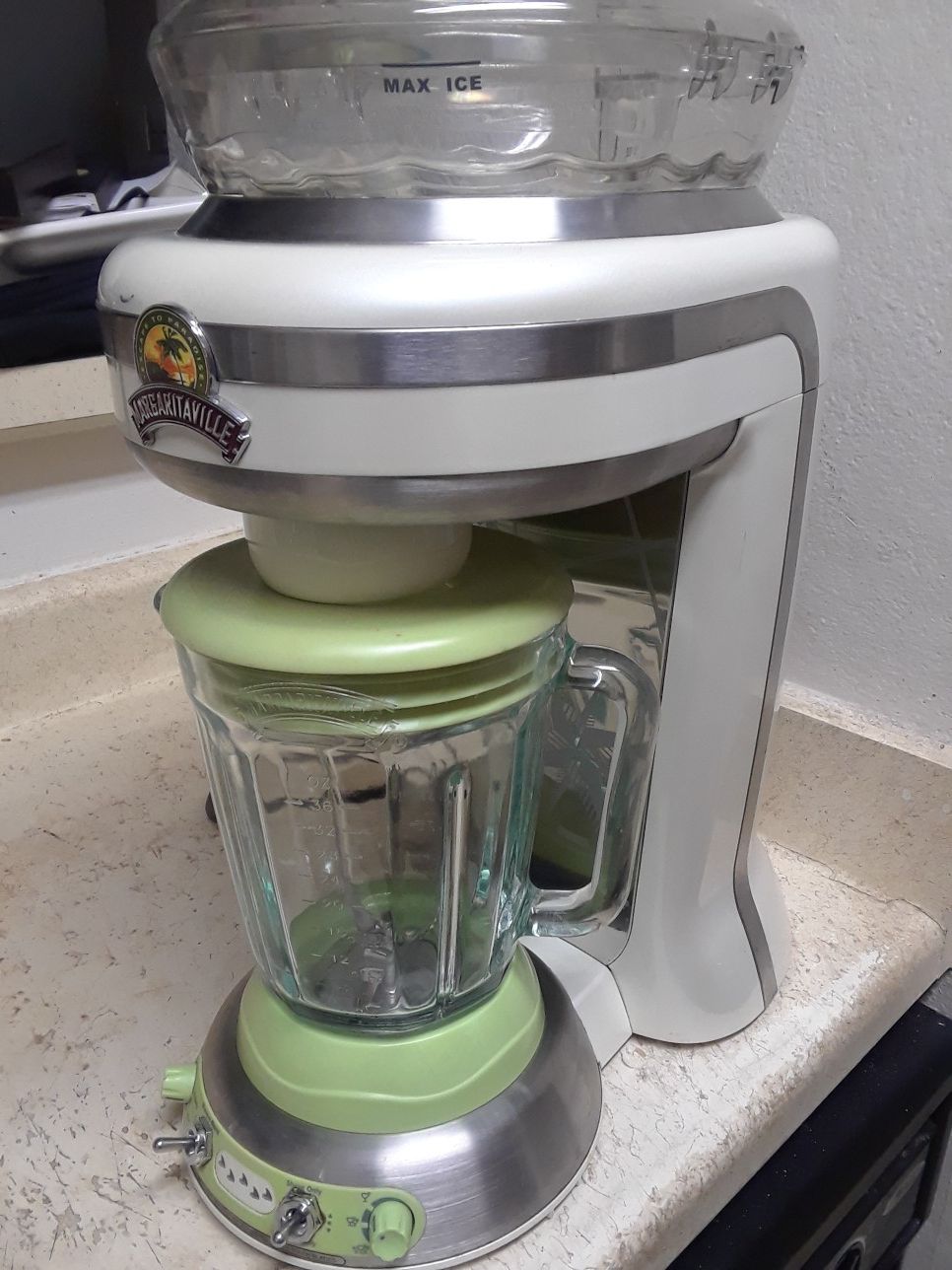 MARGARITAVILLE MARGARITA MIXER BLENDER. USED ONLY A FEW TIMES. STILL IN NEW CONDITION