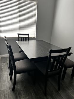 Hardly used kitchen table