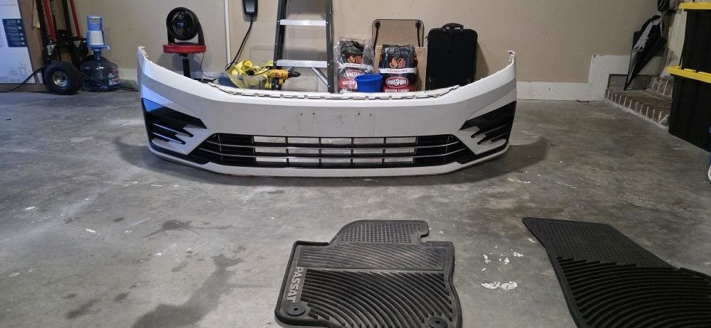 Volkswaggen Passat R-Line Front Bumper/ Floor Mats