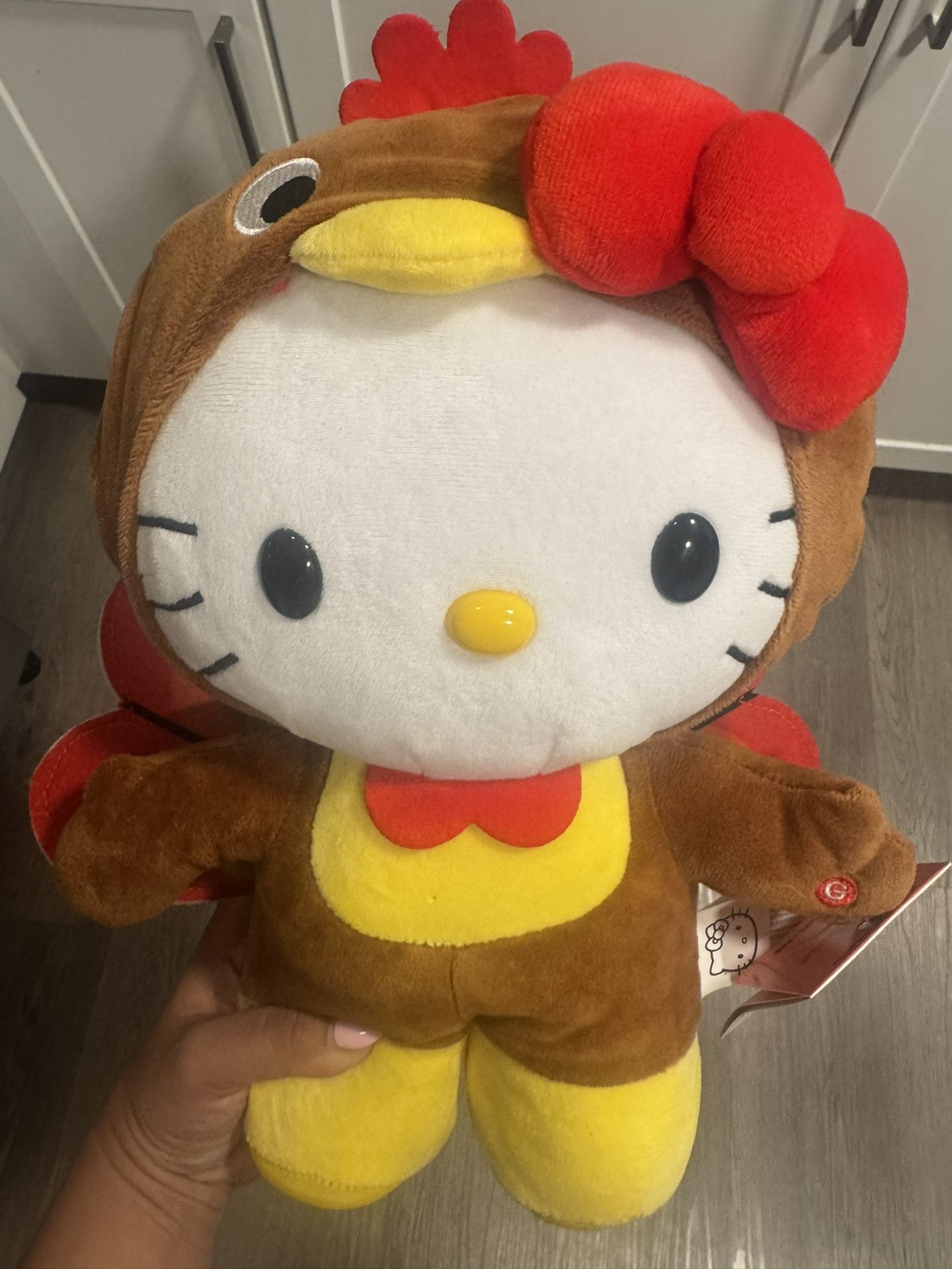 Hello Kitty Thanksgiving Stepper (Dances & Plays Music)