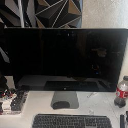 Apple Thunderbolt Display With Usb-c Adapter