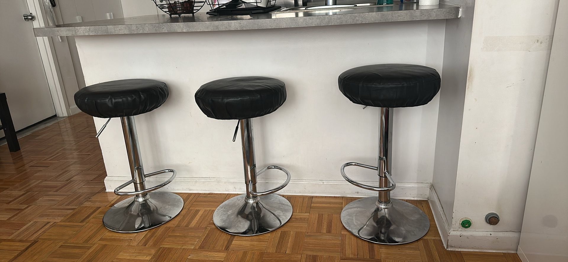 3 Bar Stools Set