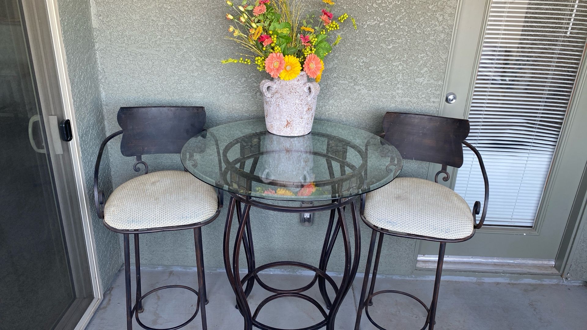 Beautiful Pub Style Table And Chairs