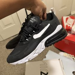 Nike Air 270 React