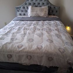 Bed And Purses For Sale 