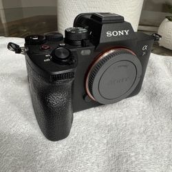Sony A7 IV