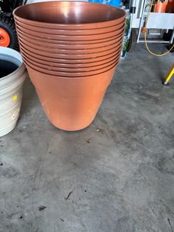 Plastic flower pots new never used
