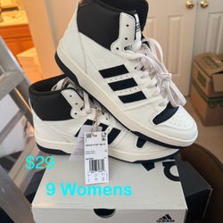 Adidas size 9 Women’s 