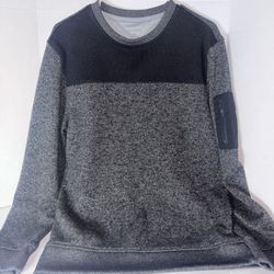 Van Huesen Men's Long Sleeve Black Sweater Size Medium