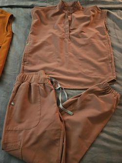 Figs scrubs - Womens - Mauve